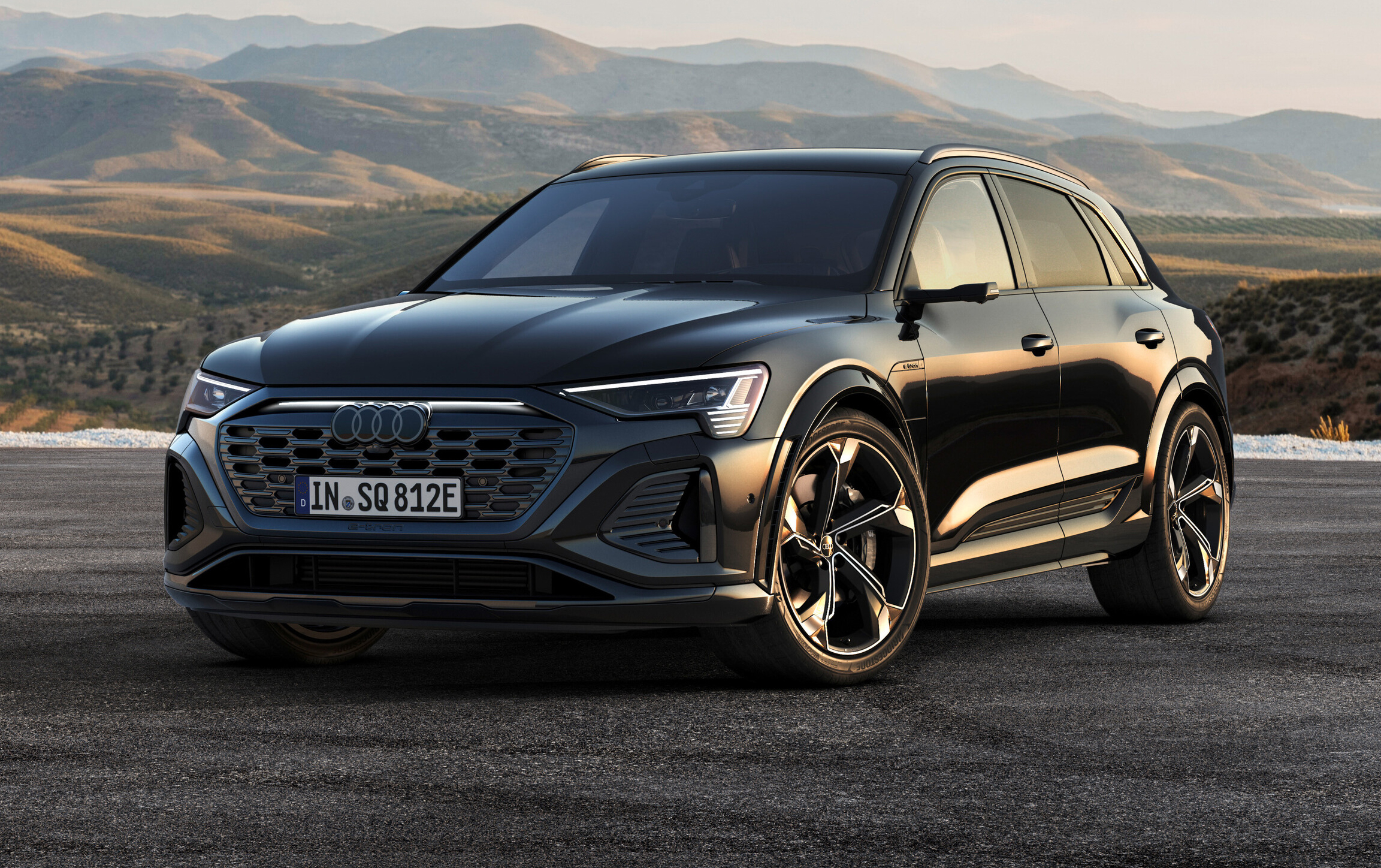 AUDI SQ8.jpg